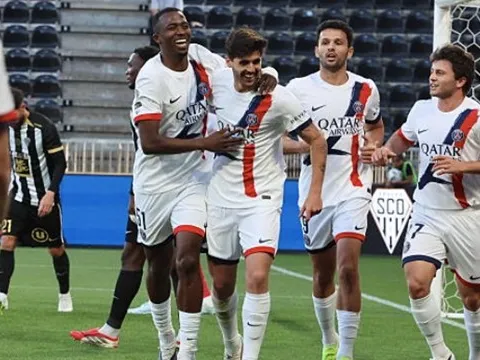 PSG thắng đậm Angers trong ngày vui không trọn vẹn của Ramos