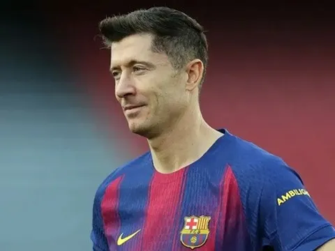 Người đại diện chào hàng Robert Lewandowski khắp châu Âu