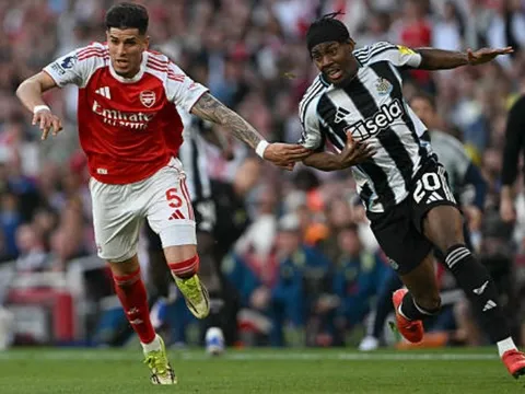 Lá chắn thép Piero Hincapie giúp Arsenal bảo vệ ngôi đầu