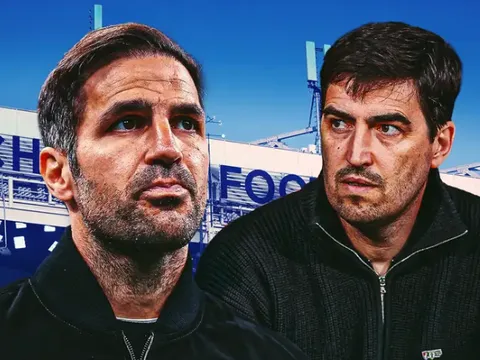 Iraola hay Fabregas mới đủ sức giải cứu con tàu đắm Chelsea?
