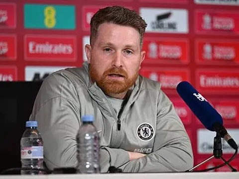 HLV McFarlane cảnh báo dàn sao Chelsea sau chuỗi trận khủng hoảng