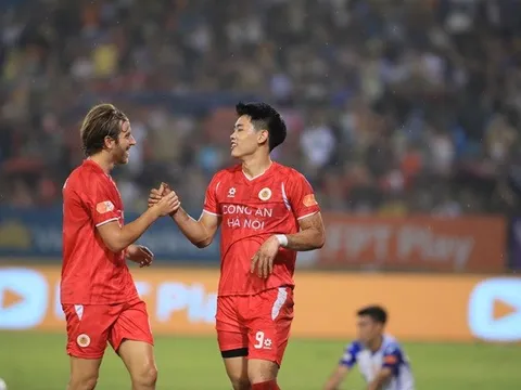 Ghi 3 bàn hạ SLNA, Đình Bắc được HLV cũ khen ngợi