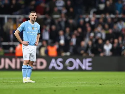 Kovacic bị người hâm mộ Chelsea chế giễu