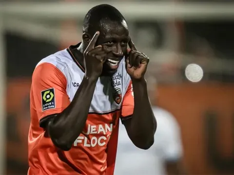 Benjamin Mendy lần đầu tiên ghi bàn sau khi trở lại sân cỏ