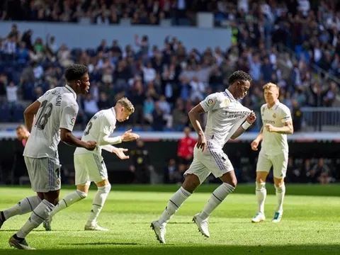 Vinicius mở màn cuộc lội ngược dòng, Real còn kém Barca 6 điểm