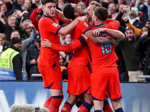 7 ngôi sao tuyển Anh chưa rõ tương lai vào hè này