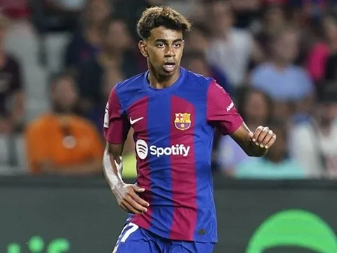 "Ronaldinho, Messi… Lamine có thể là người tiếp theo"