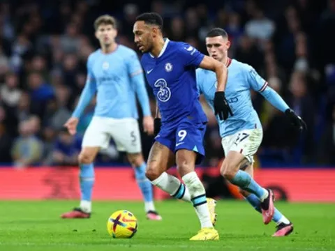 14 lần chạm bóng, 0 cú dứt điểm, tân binh Chelsea hóa thảm họa