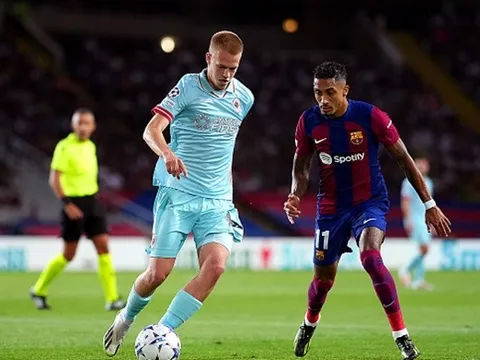 Barca đàm phán ký thần đồng khiến Ten Hag mê đắm