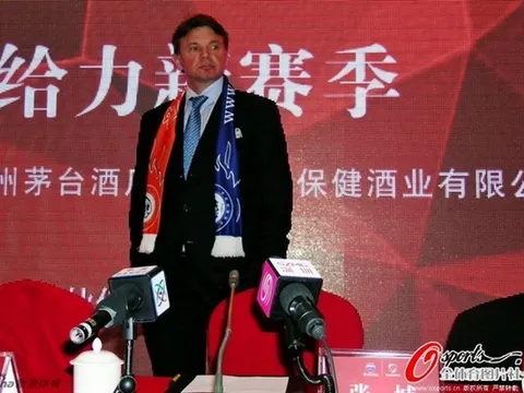 Hà Nội giành Siêu cúp Quốc gia; HLV Troussier chê bóng đá Trung Quốc