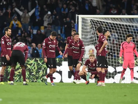 Chủ tịch của Salernitana chỉ trích tổ trọng tài sau trận thua ngược trước Napoli