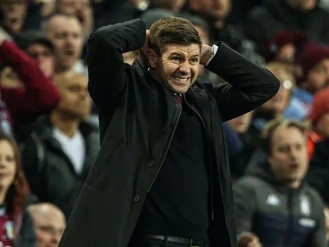 Gerrard nói gì khi bị nghi ngờ vẫn thiên vị Liverpool?