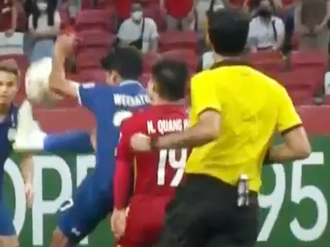 Trọng tài xử lý thiếu chính xác trận Việt Nam - Thái Lan