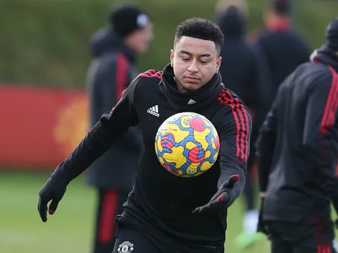 Owen và Lawrenson dự đoán tỷ số khác nhau trận M.U - Burnley