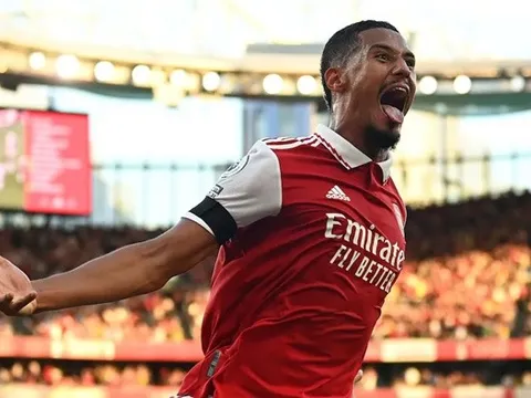 Oleksandr Zinchenko dùng 1 từ để miêu tả Saliba