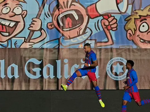 Thắng nhàn Bunrley, Man City vươn lên ngôi nhì bảng