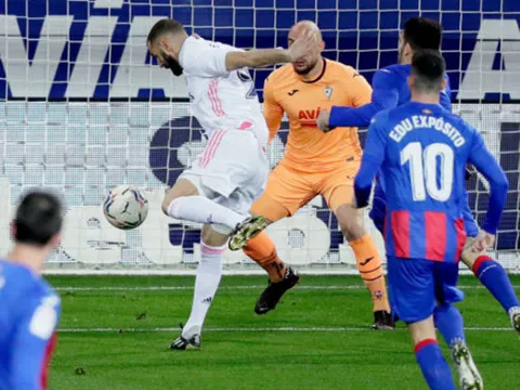 CĐV Man Utd chưa từng sống trong cảnh này suốt 50 năm