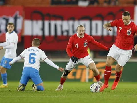 Tuyển Ý đón World Cup bằng thất bại 0-2