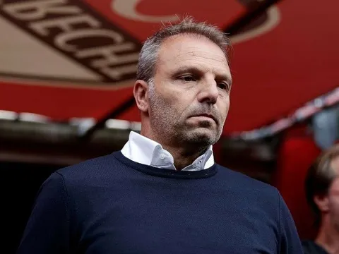 CHÍNH THỨC! Ajax sa thải HLV Maurice Steijn