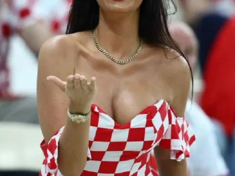 Cristiano Ronaldo ghi bàn thắng ma