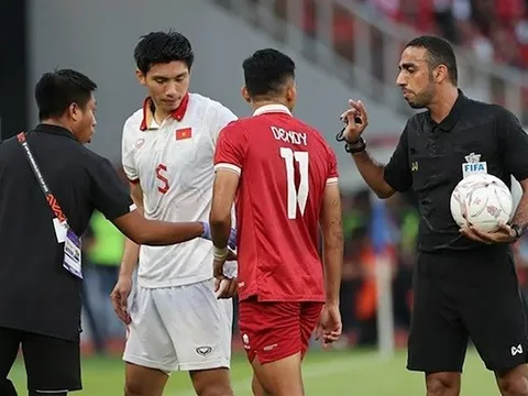 Bỏ qua lỗi Văn Hậu, trọng tài bị báo chí Indo chỉ trích