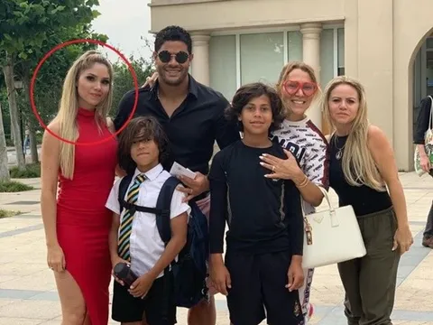 Ăn mặc hở hang, các bóng hồng sẽ gặp rắc rối to tại Qatar