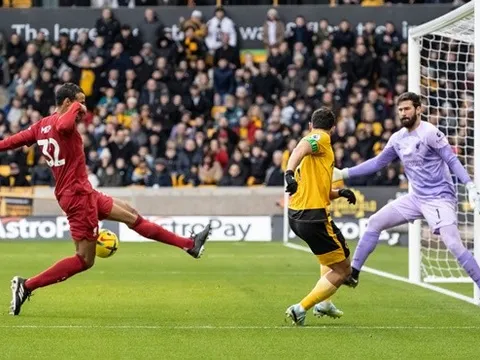 Liverpool thua thảm, 2 tội đồ nhận chỉ trích