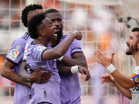 Arteta tiết lộ cuộc gọi với Pep sau chức vô địch Premier League