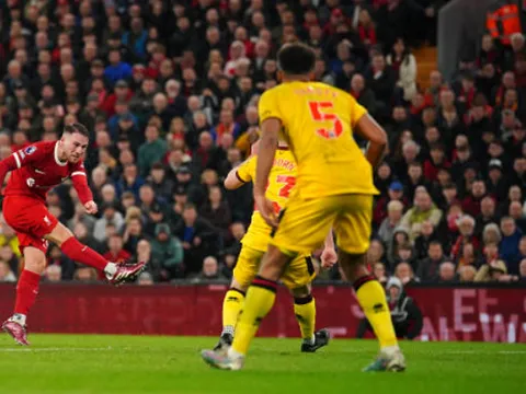 Chiến thắng xấu xí của Liverpool