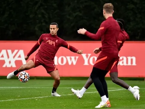 Laura Woods: Chelsea thắng Arsenal nhờ tiền mặt