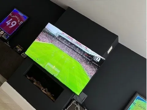 Garnacho có động thái đáng ngờ trên Instagram