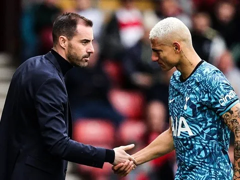 Chuyên gia chấn thương tiết lộ ngày trở lại của Garnacho