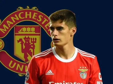 Ngã ngũ thương vụ Antonio Silva - MU, Chelsea