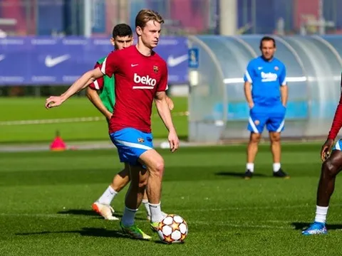 Nhìn Chelsea khốn đốn mới thấy nhà Glazer đã quyết định sáng suốt