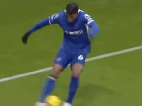 M.U đã nghĩ ra cách tống khứ Greenwood