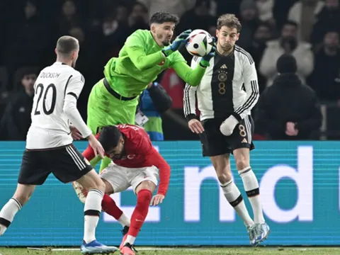 Garnacho hào hứng với kép phụ của Onana