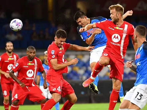 Tân binh tiềm năng của M.U đã nói 'lời tạm biệt các đồng đội'