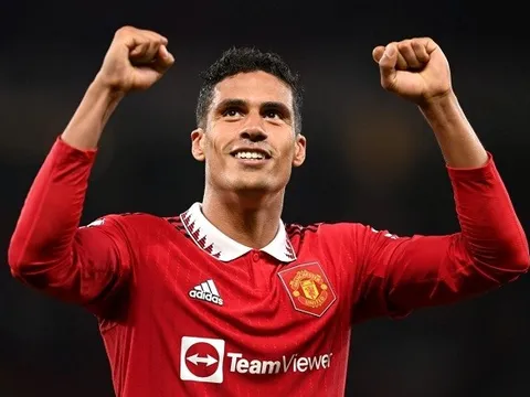 Nổi đóa mất kiểm soát, Osimhen tự rước họa