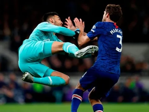 Những khoảnh khắc ấn tượng vòng 18 NHA: Thảm họa của các thủ môn