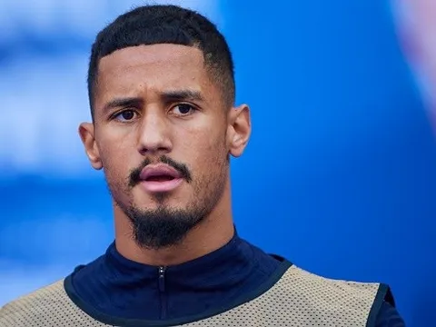 Chơi cho Pháp hay Arsenal áp lực hơn? William Saliba có câu trả lời