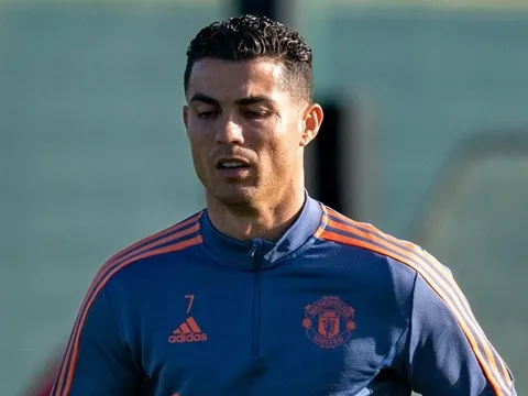 Alan Shearer đồng cảm với Ronaldo