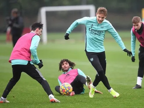 3 điều rút ra sau buổi tập của Arsenal: Patino được đưa lên bệ phóng