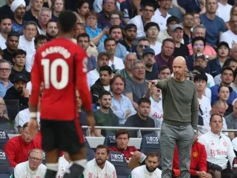 3 giải pháp cho hàng công M.U trước Nottingham Forest