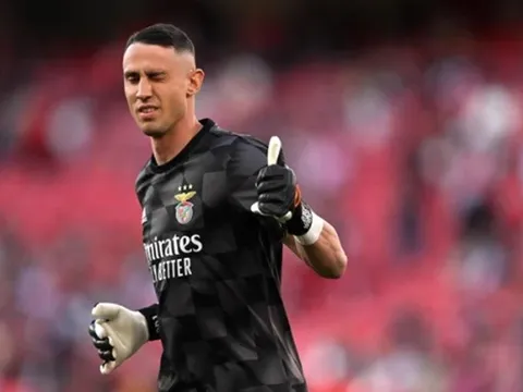 CHÍNH THỨC! Bị M.U phớt lờ, Vlachodimos vẫn cập bến Premier League