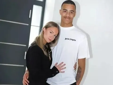 Greenwood rời M.U, bạn gái đăng tải 2 bức ảnh