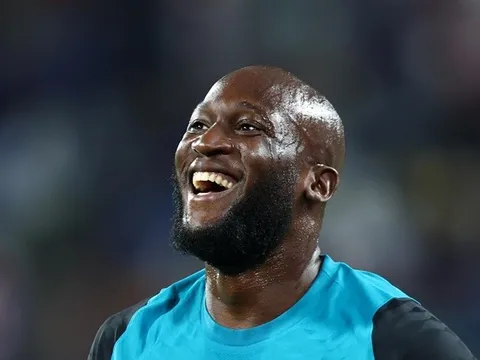 Bayern gây sốc với bom xịt Chelsea