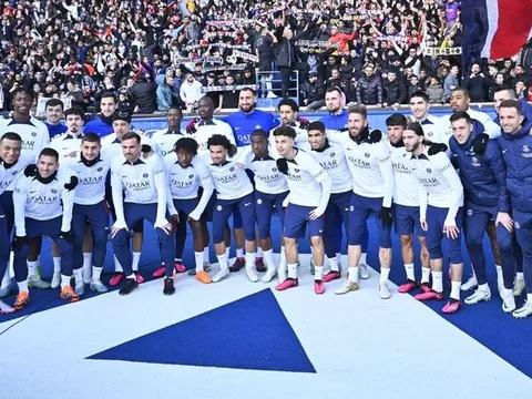 33.000 người đến xem buổi tập đặc biệt của Messi và đồng đội