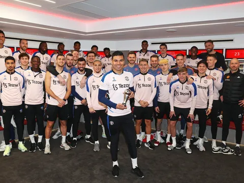 Ten Hag và toàn đội M.U hành động đẳng cấp với Casemiro