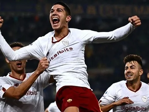 2 bàn thắng muộn đưa Mourinho vào top 4