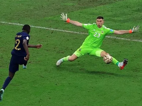 Một năm sau World Cup, Kolo Muani đang thi đấu ra sao?